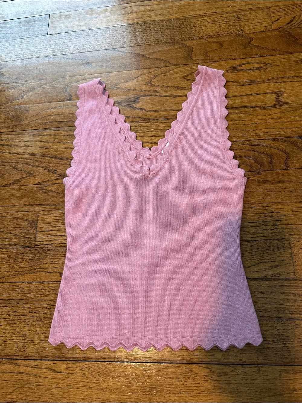 Scallop-Edge V-Neck Tank Top in Pink The Workshop M Medium